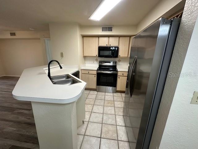 822 CAMARGO WAY 106