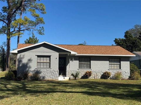 A home in DEBARY