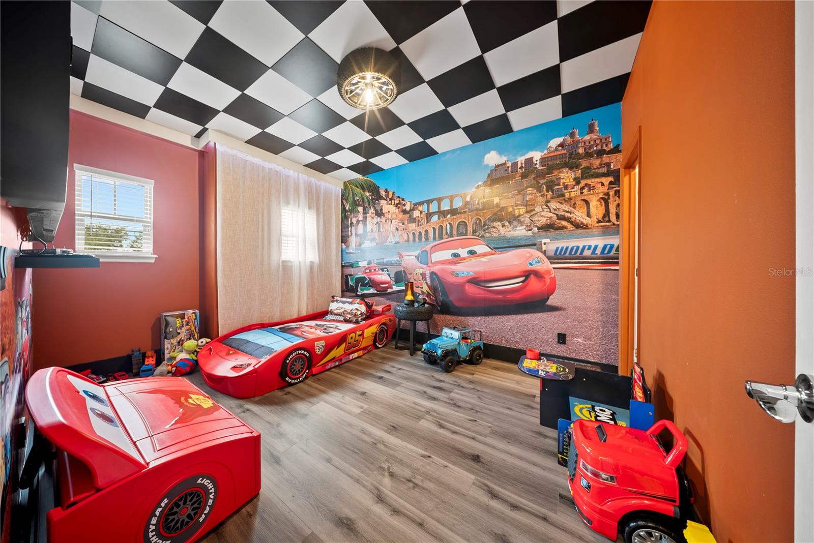 ROYAL LEGACY ESTATES - Residential