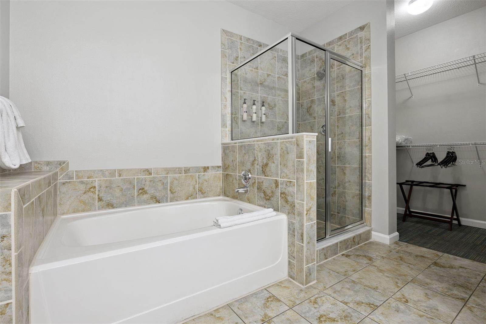 GROVE RESIDENCE & SPA HOTEL CONDO 1 - Residential