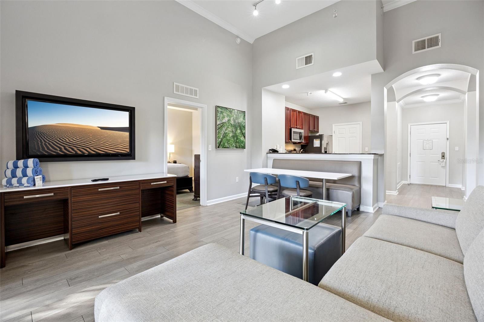 GROVE RESIDENCE & SPA HOTEL CONDO 1 - Residential