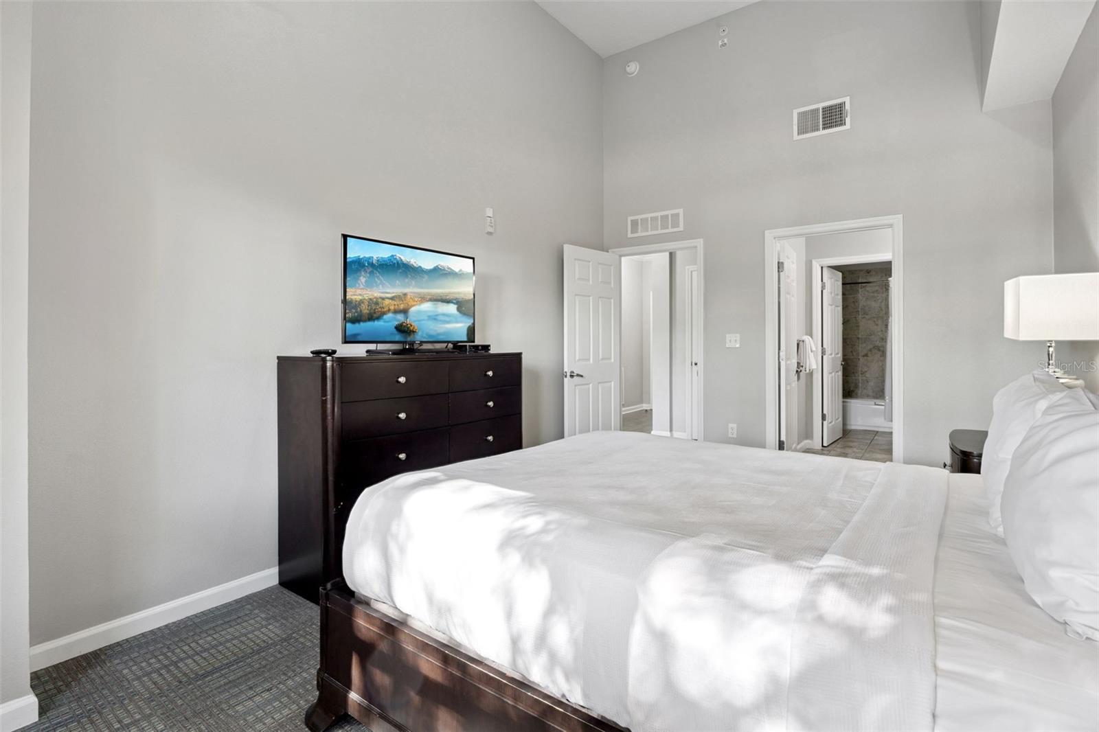 GROVE RESIDENCE & SPA HOTEL CONDO 1 - Residential