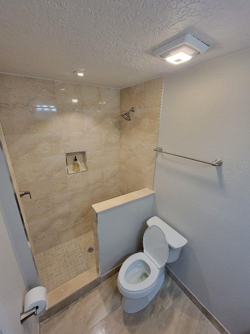 HANAN PARK REV UNIT 01 - Residential Lease