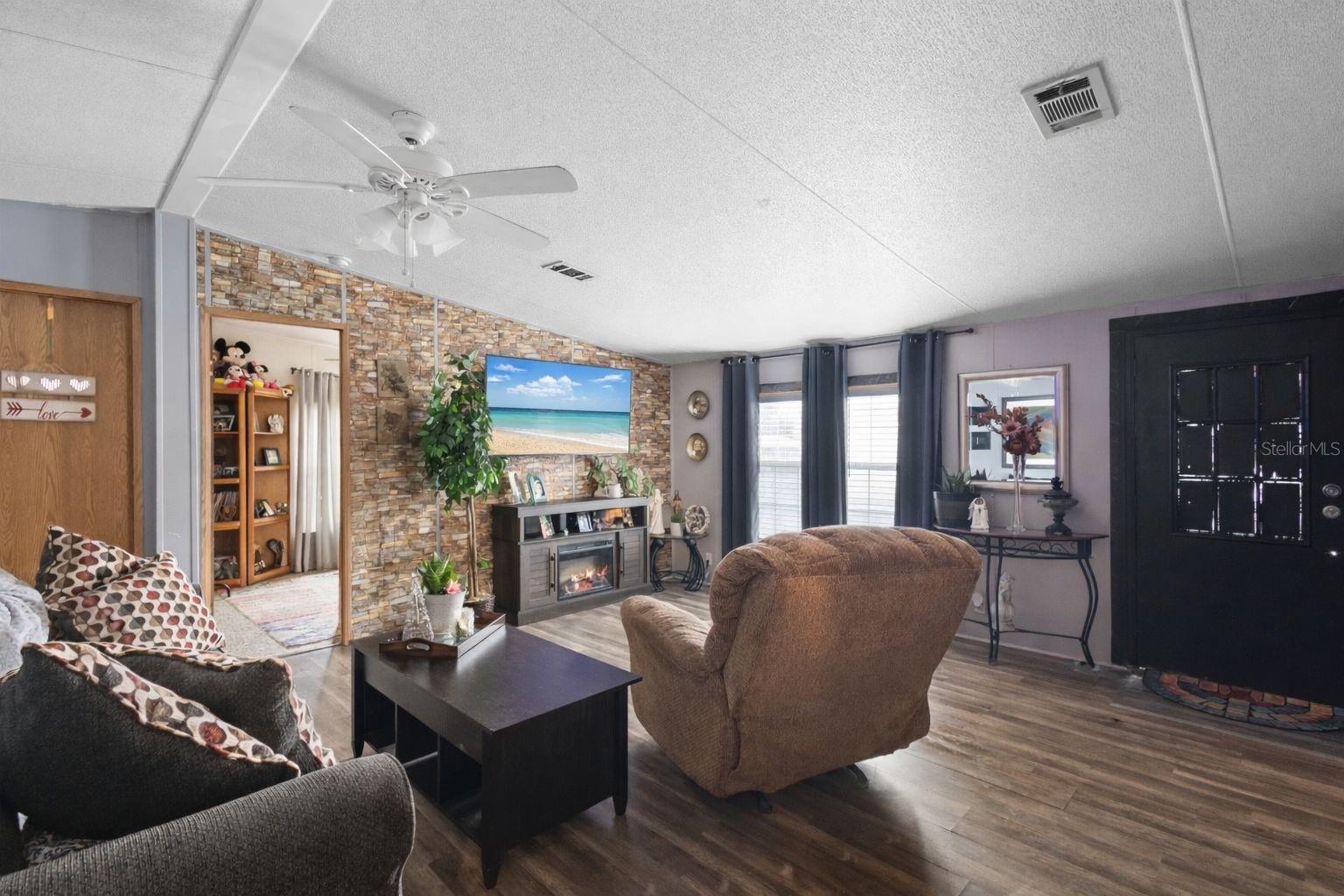 LEISURE WORLD PARK - Residential