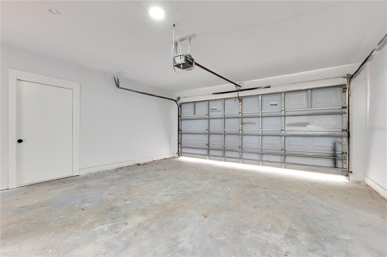 CARIBBEAN ISLES UNIT 01 - Residential