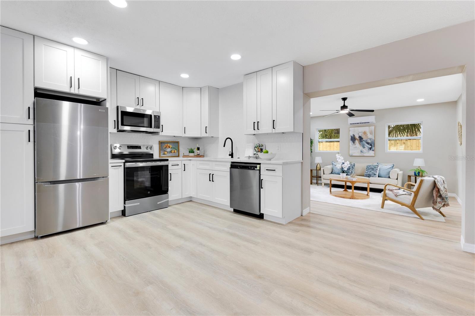 CARIBBEAN ISLES UNIT 01 - Residential