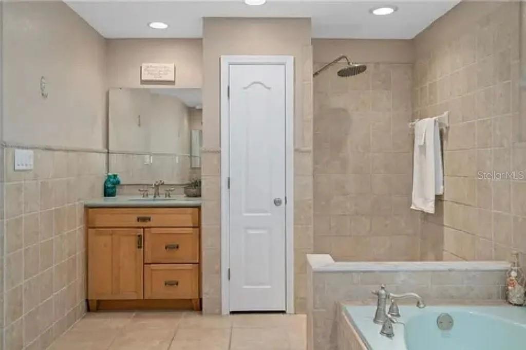 MAMMOTH GROVE - Residential