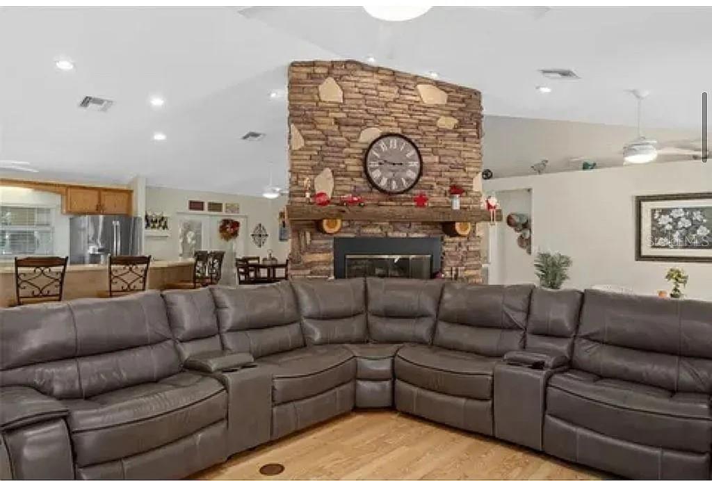 MAMMOTH GROVE - Residential