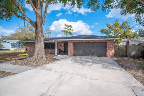 Photo of 513 Queens Loop N, Lakeland, FL 33803 (MLS # L4959446)