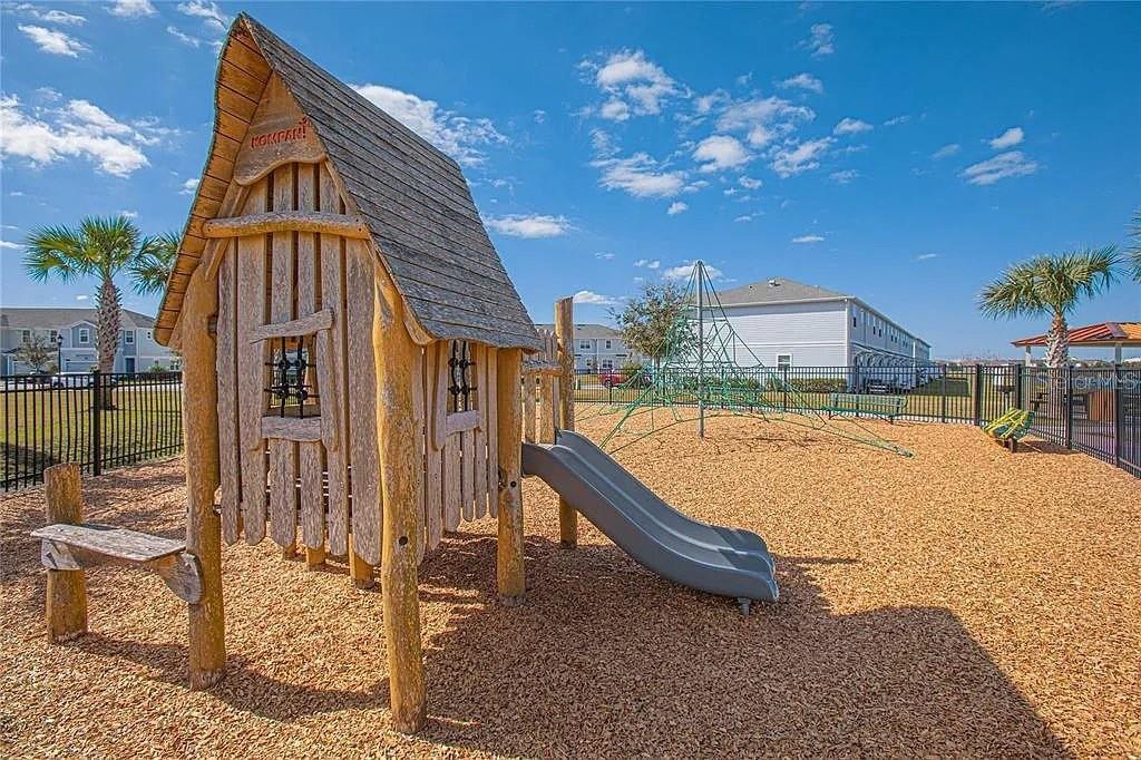 STOREY LAKE TR K - Residential