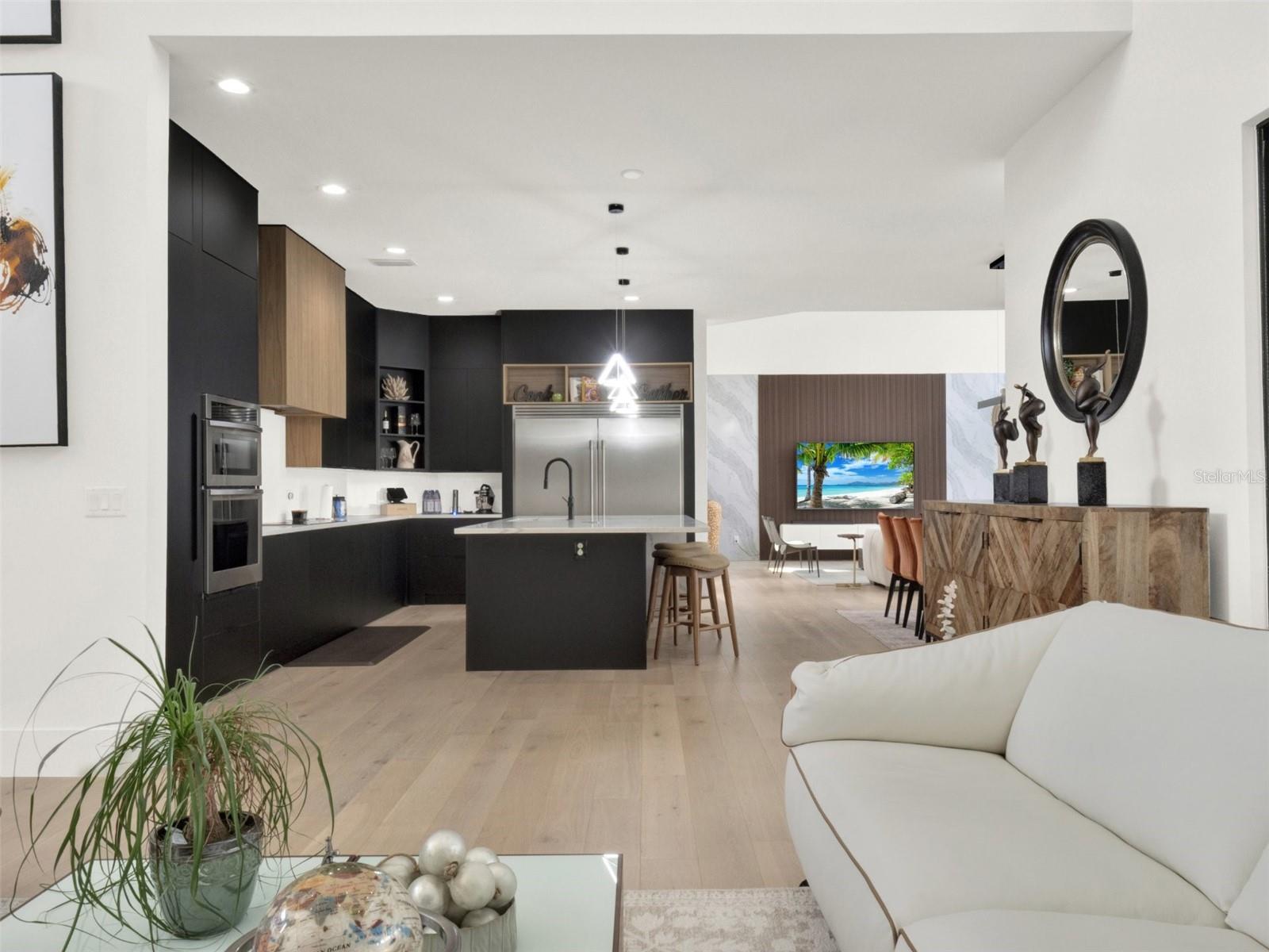 9111 MID PINES COURT