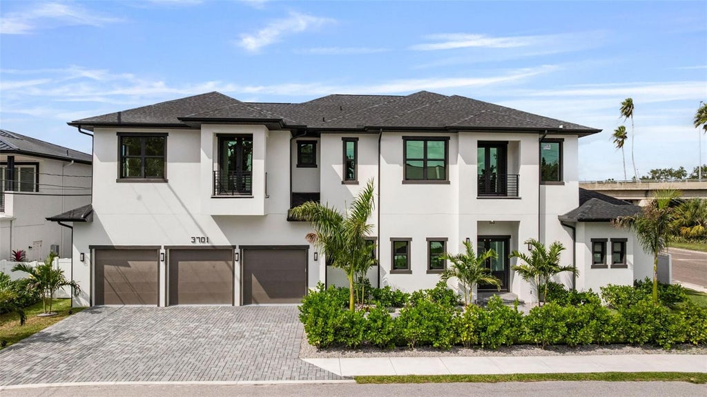 Photo of 3701 S Lynwood Avenue, Tampa, FL 33611 (MLS # TB8510477)