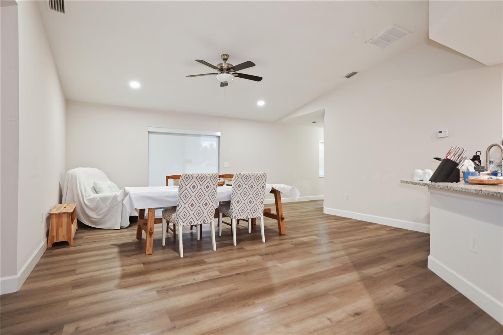 RIVER BLUFFS - Residential