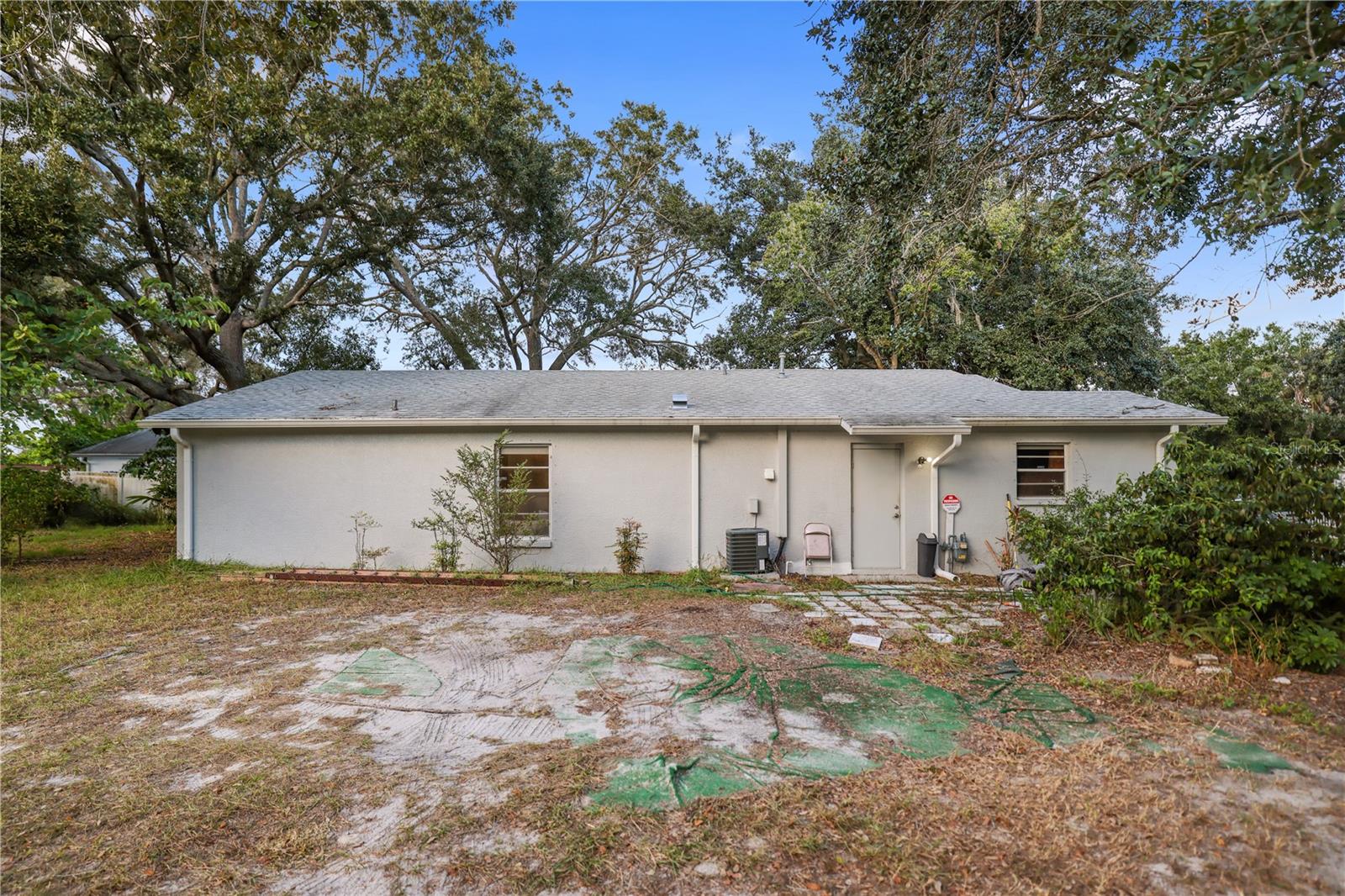 RIVER BLUFFS - Residential