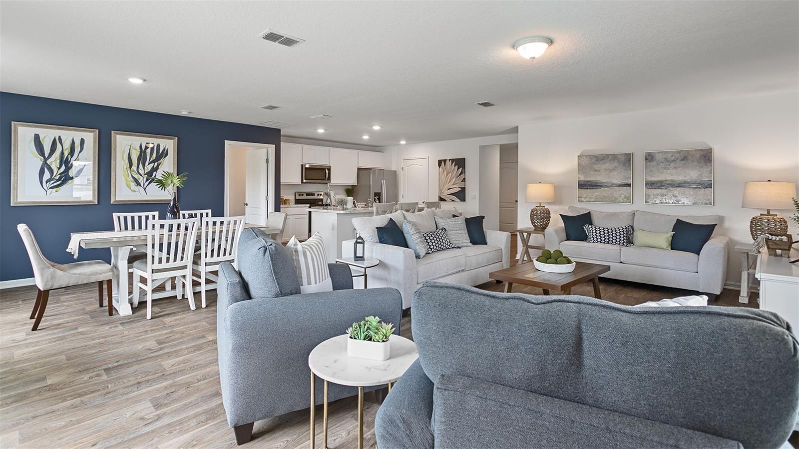 ENTRADA - Residential