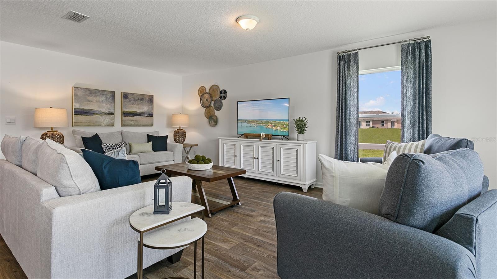 ENTRADA - Residential