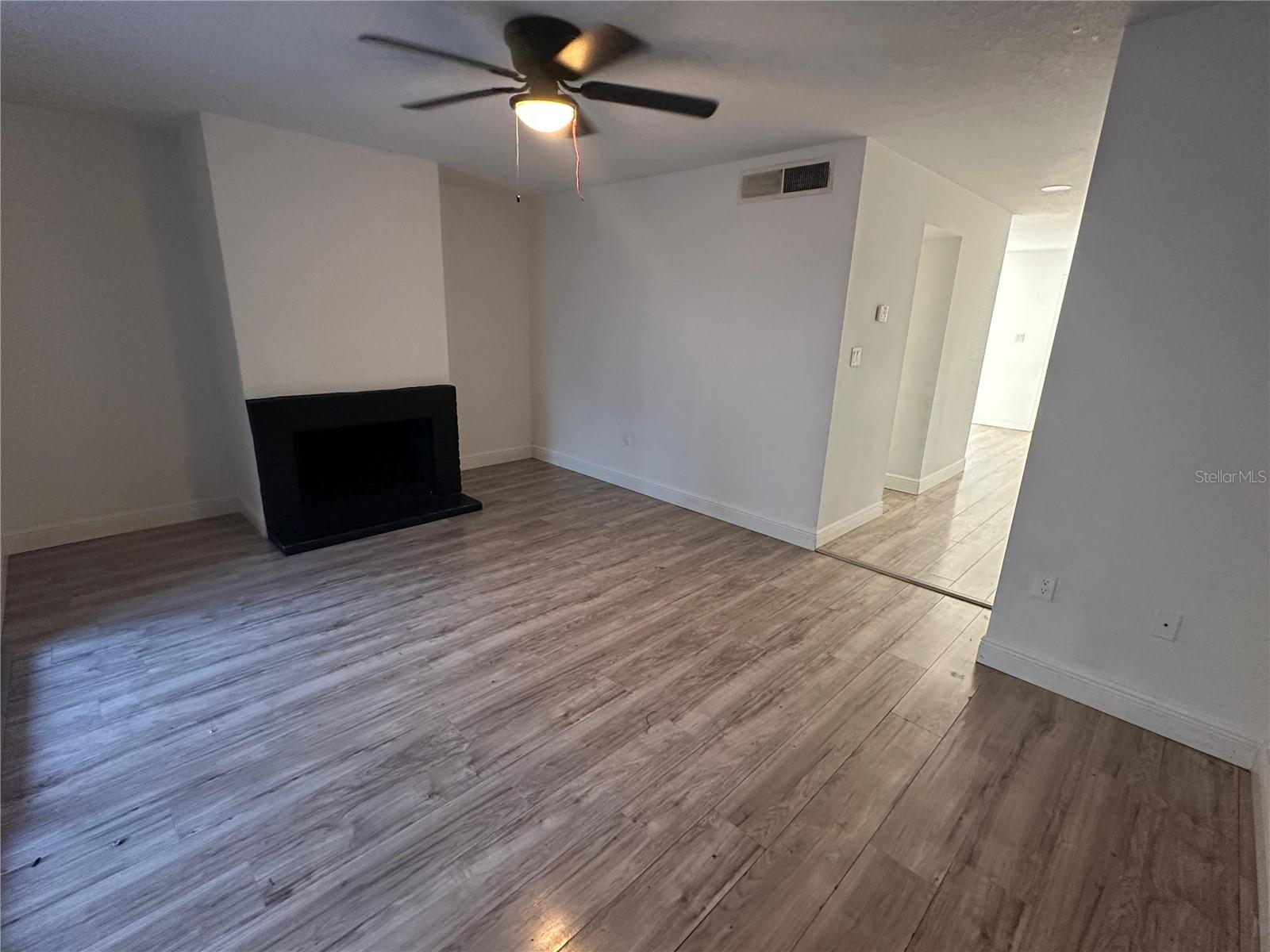 HUNTINGTON ON GREEN CONDO - Residential