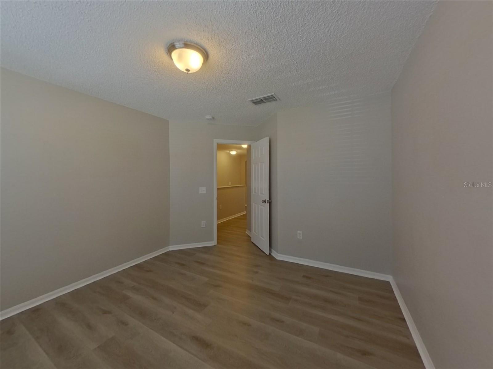 DAHLIA RESERVE AT CRESCENT LAKES - Residential Lease