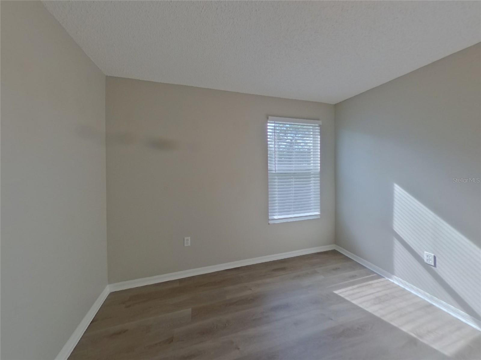 DAHLIA RESERVE AT CRESCENT LAKES - Residential Lease