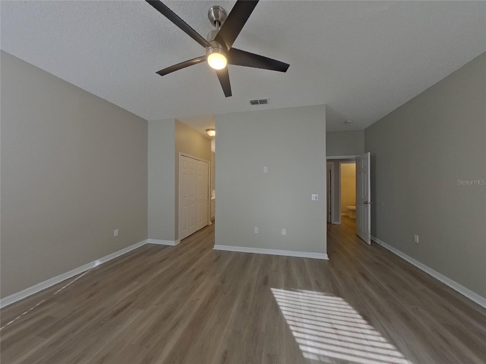 DAHLIA RESERVE AT CRESCENT LAKES - Residential Lease