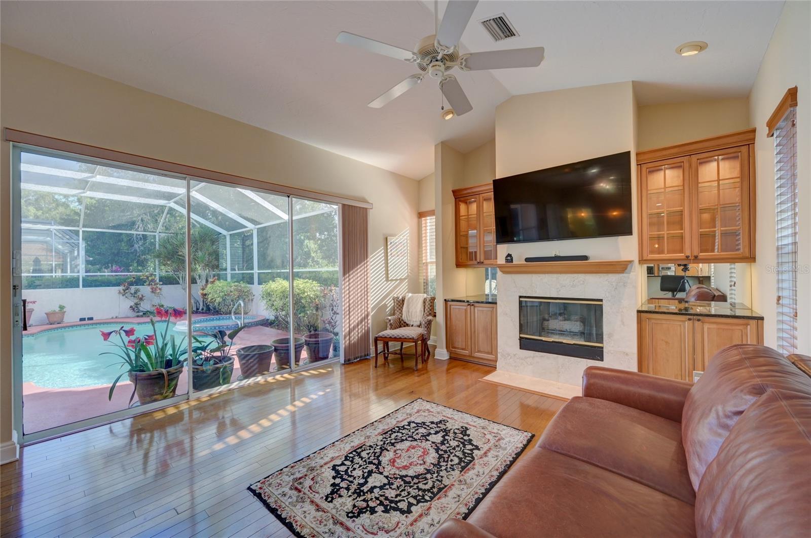 WILTON CRESCENT - Residential