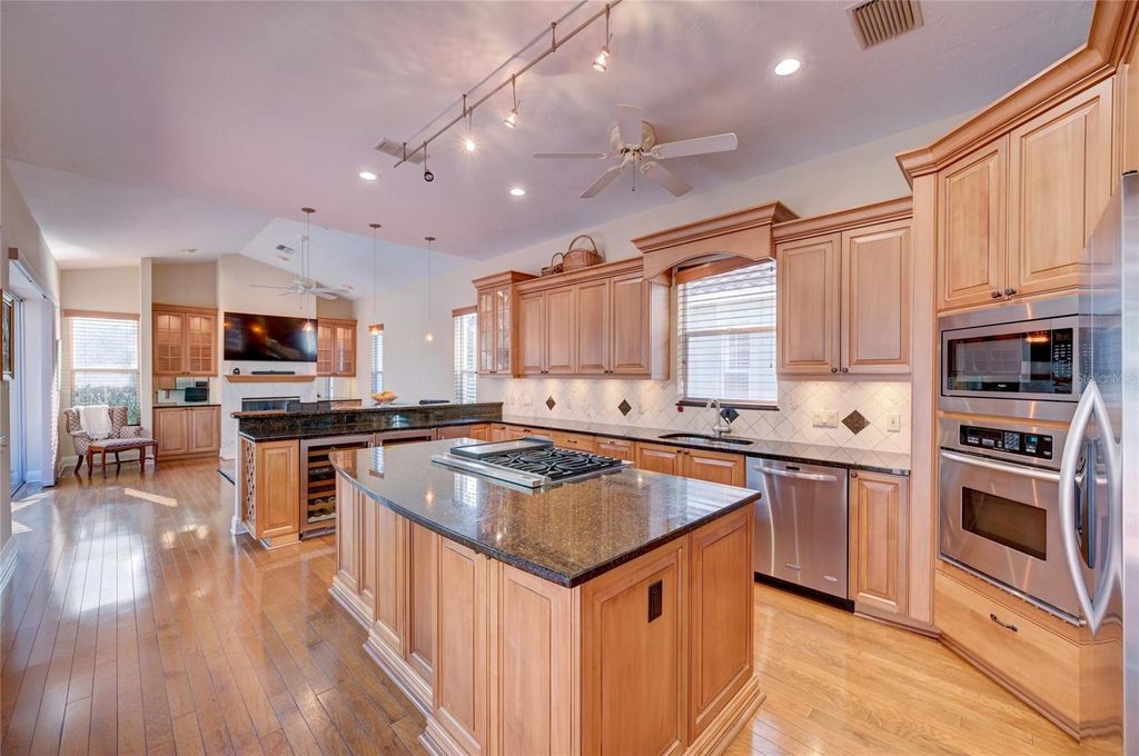 Photo of 7825 Wilton Crescent Circle, University Park, FL 34201 (MLS # A4688378)