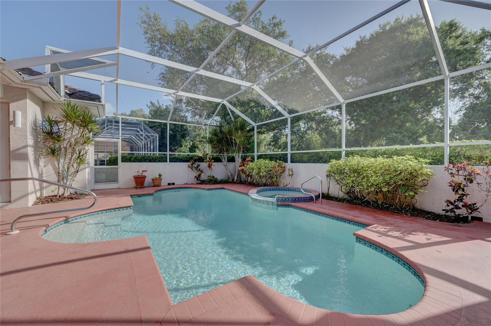 WILTON CRESCENT - Residential