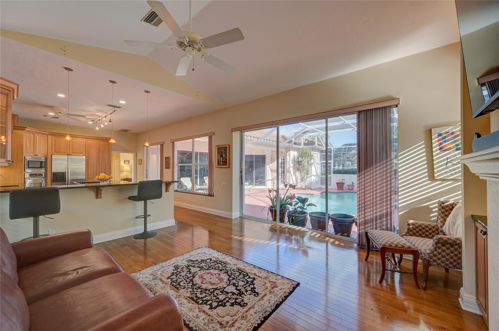 WILTON CRESCENT - Residential