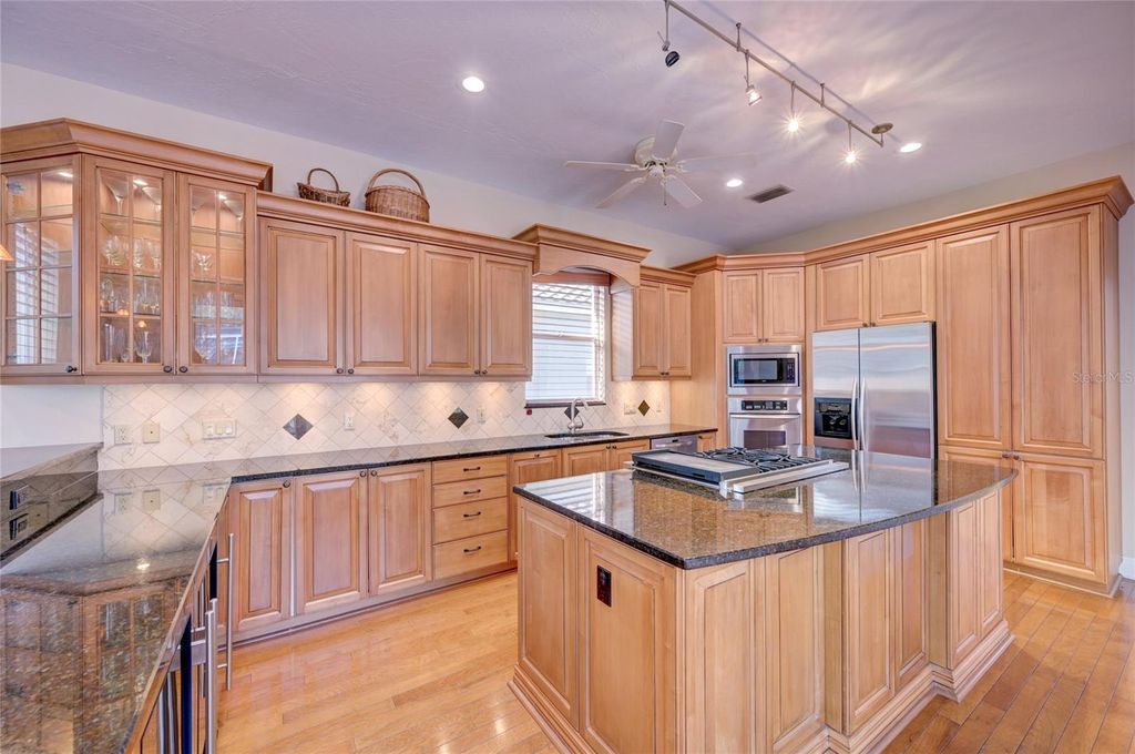 Photo of 7825 Wilton Crescent Circle, University Park, FL 34201 (MLS # A4688378)