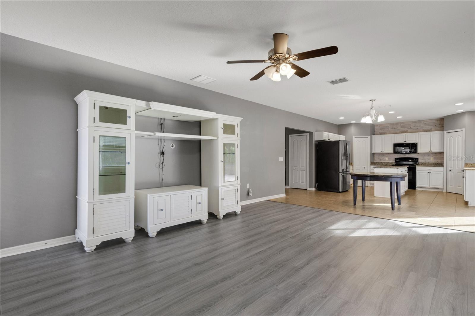 SHEFFIELD GLENN - Residential