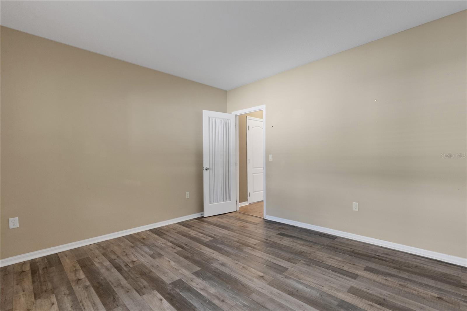 SHEFFIELD GLENN - Residential