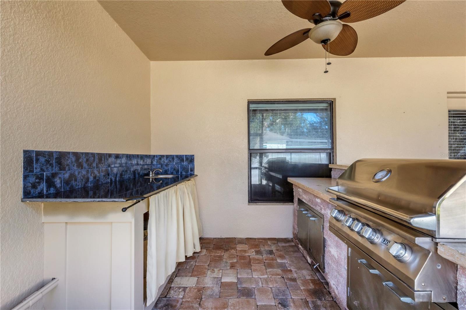 SHEFFIELD GLENN - Residential