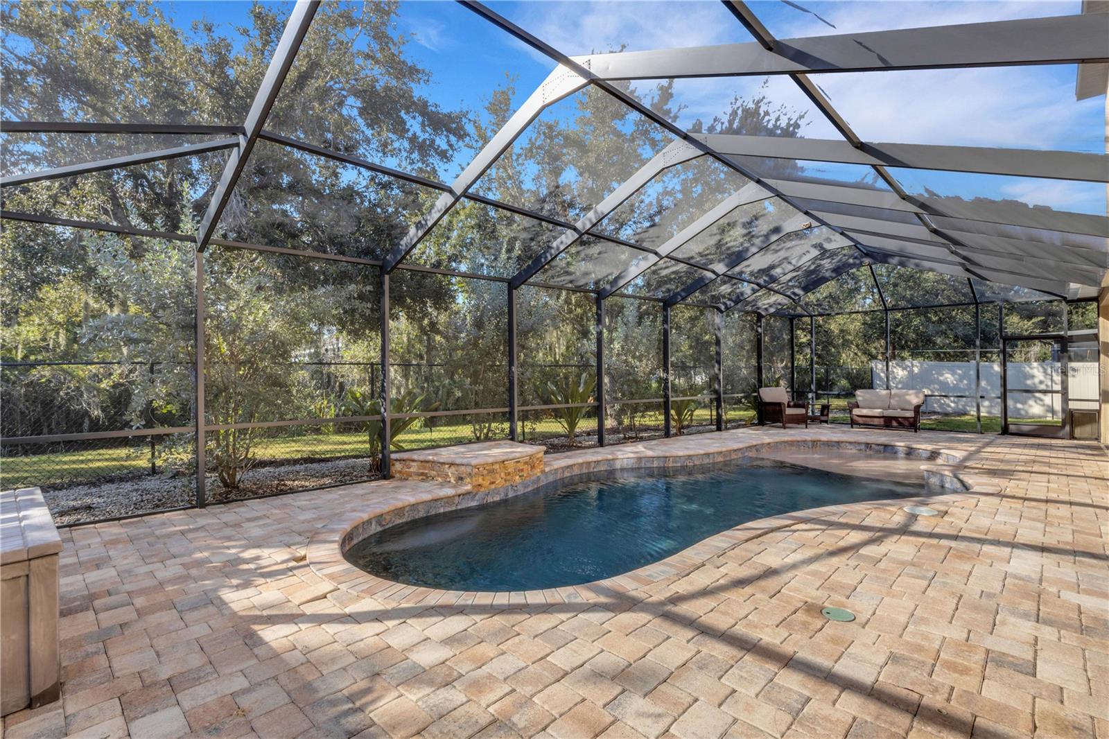 SHEFFIELD GLENN - Residential