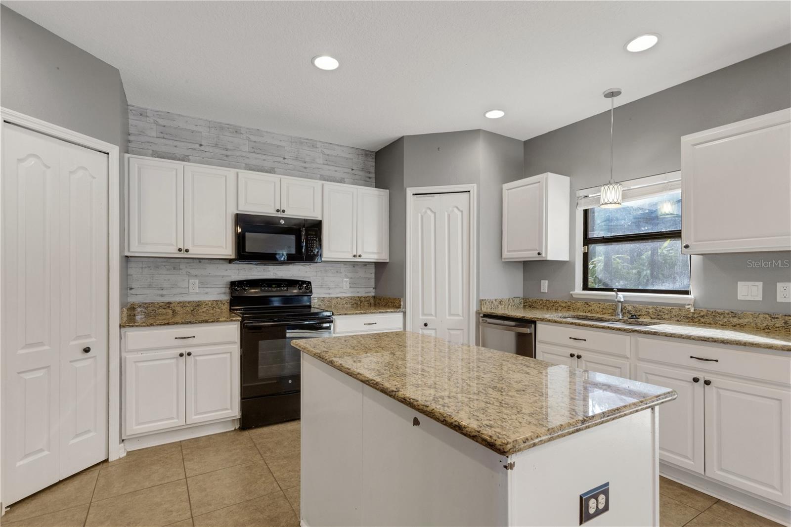 SHEFFIELD GLENN - Residential