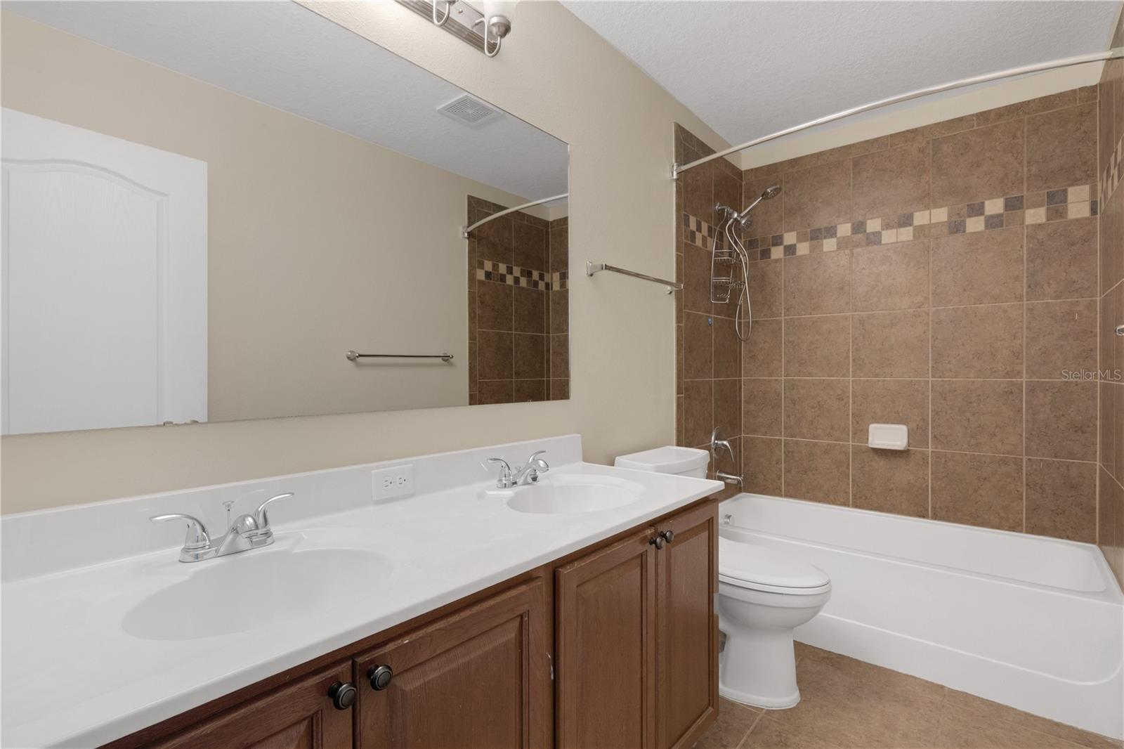 SHEFFIELD GLENN - Residential