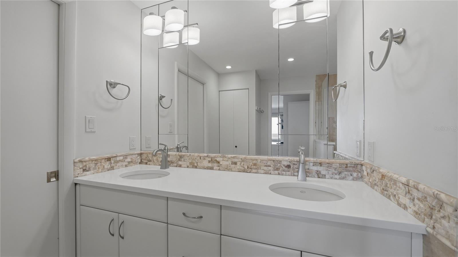 WINDWARD BAY AMD - Residential