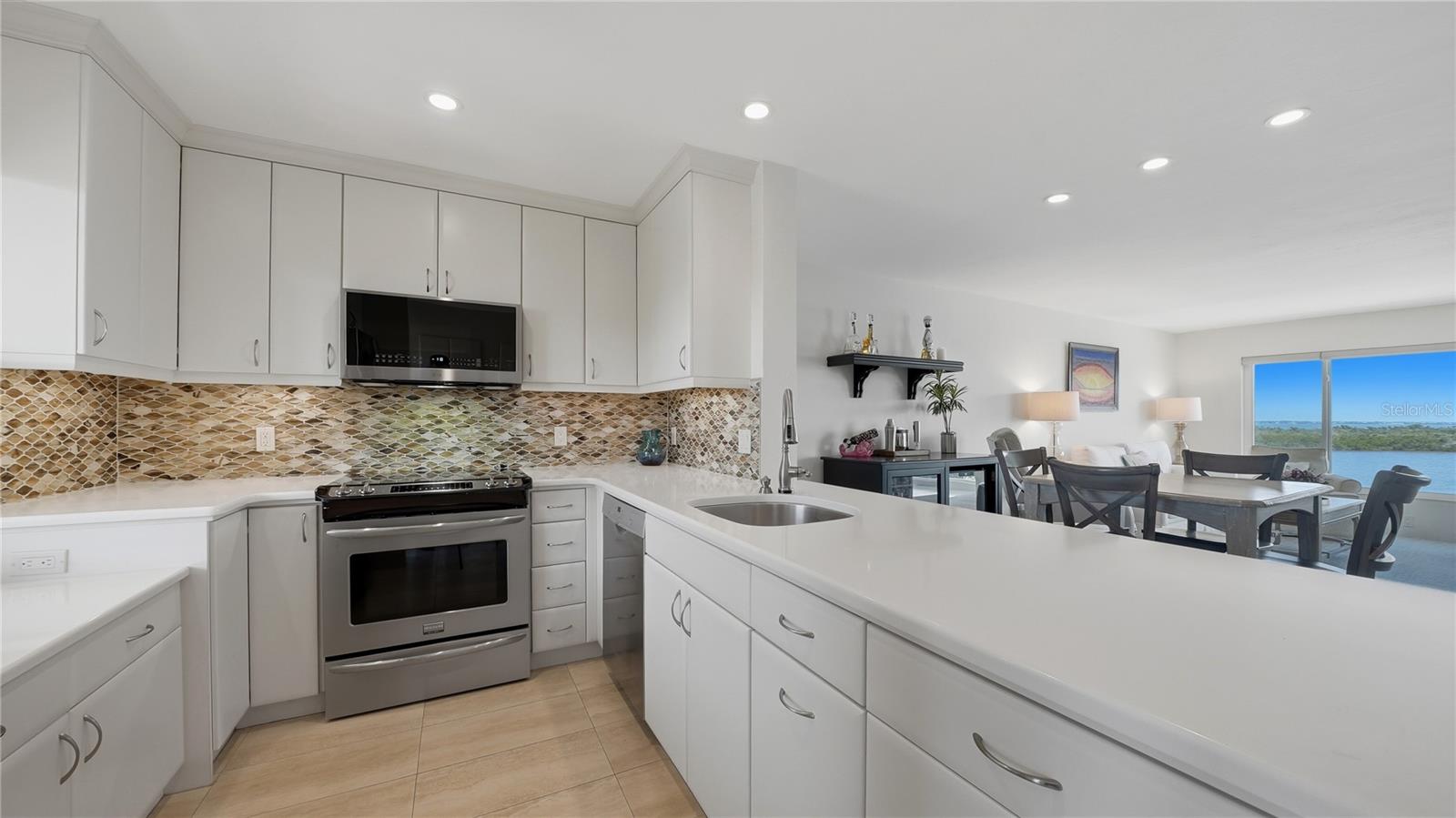 WINDWARD BAY AMD - Residential