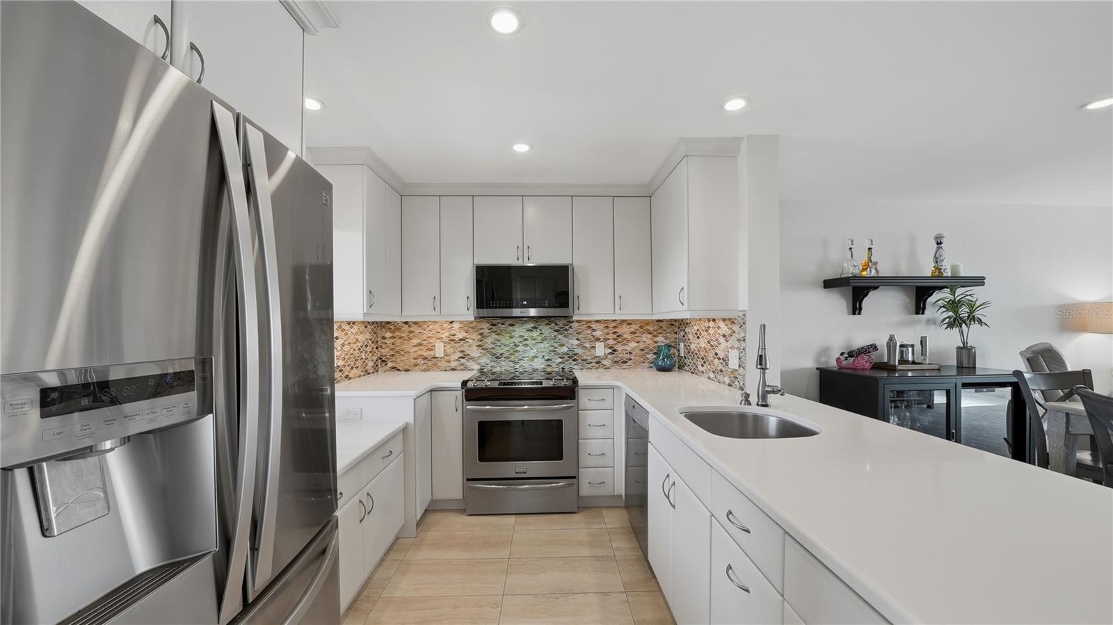 WINDWARD BAY AMD - Residential