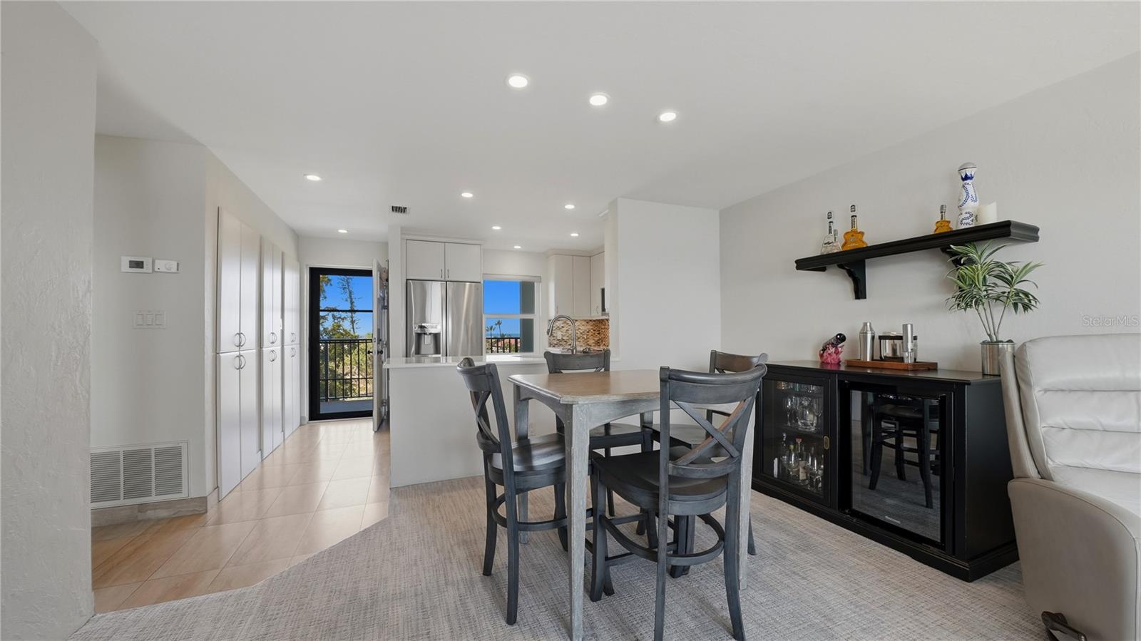 WINDWARD BAY AMD - Residential