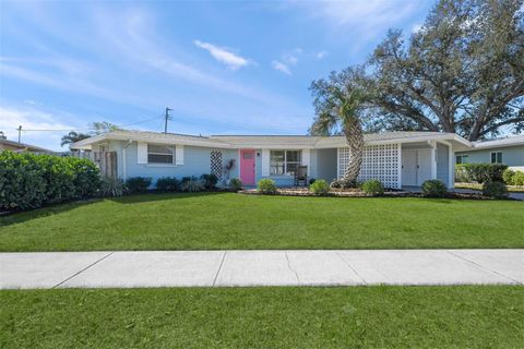 Photo of 3165 Regatta Circle, Sarasota, FL 34231 (MLS # A4683961)