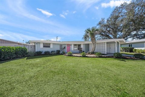Photo of 3165 Regatta Circle, Sarasota, FL 34231 (MLS # A4683961)