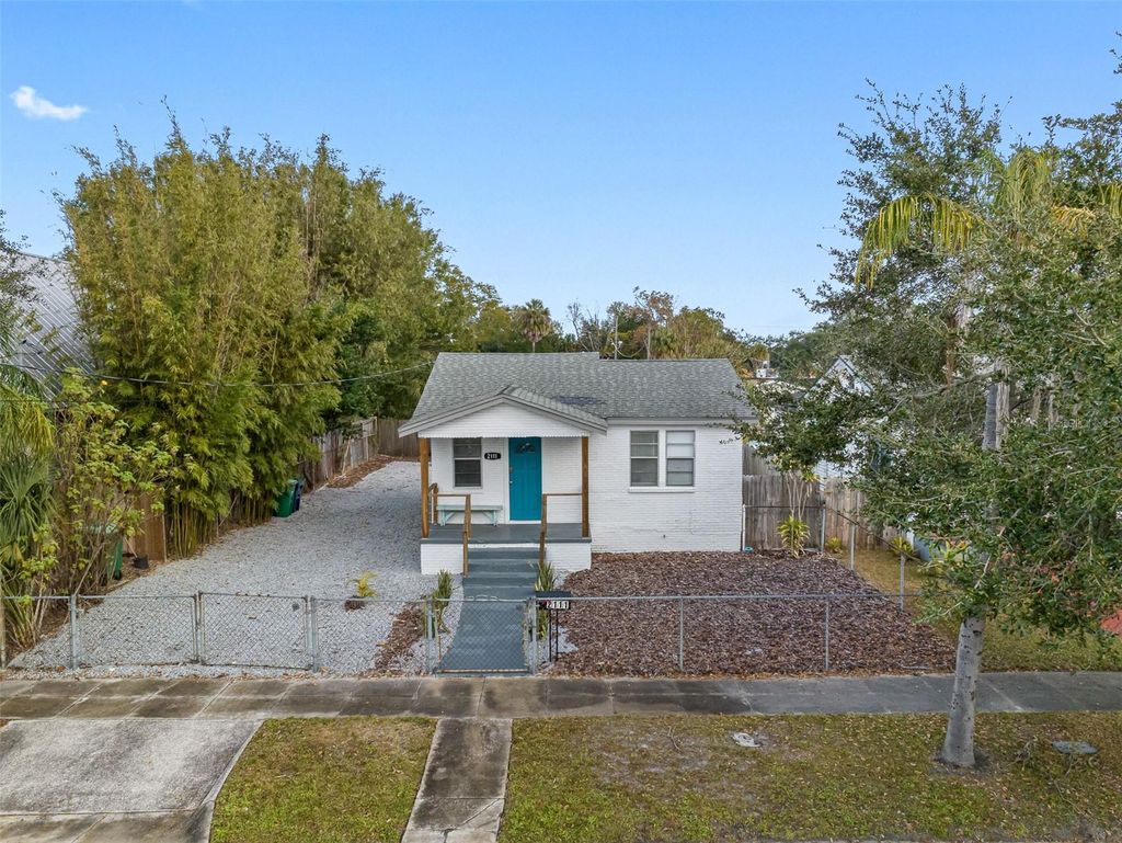 Photo of 2111 W Palmetto Street, Tampa, FL 33607 (MLS # A4673852)