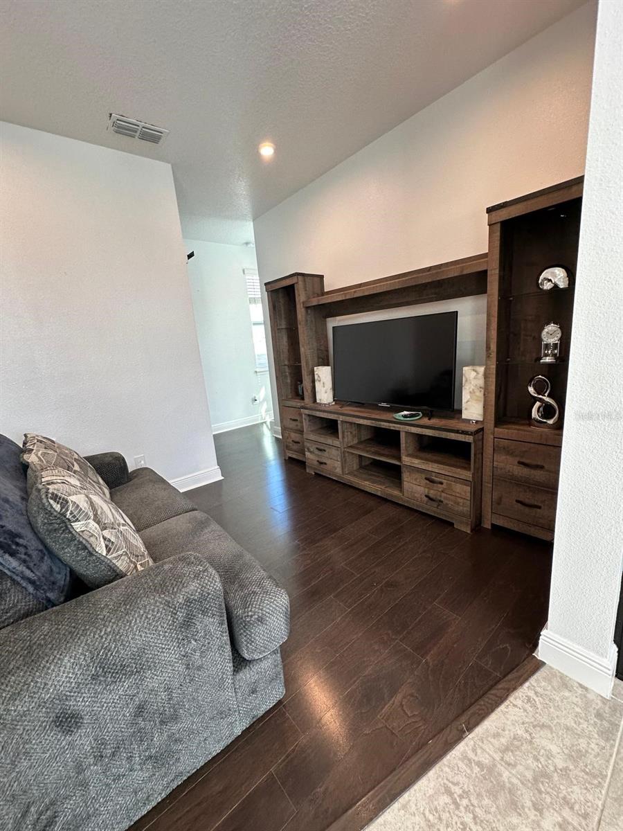 LAUREATE PARK PH 8 - Residential Lease