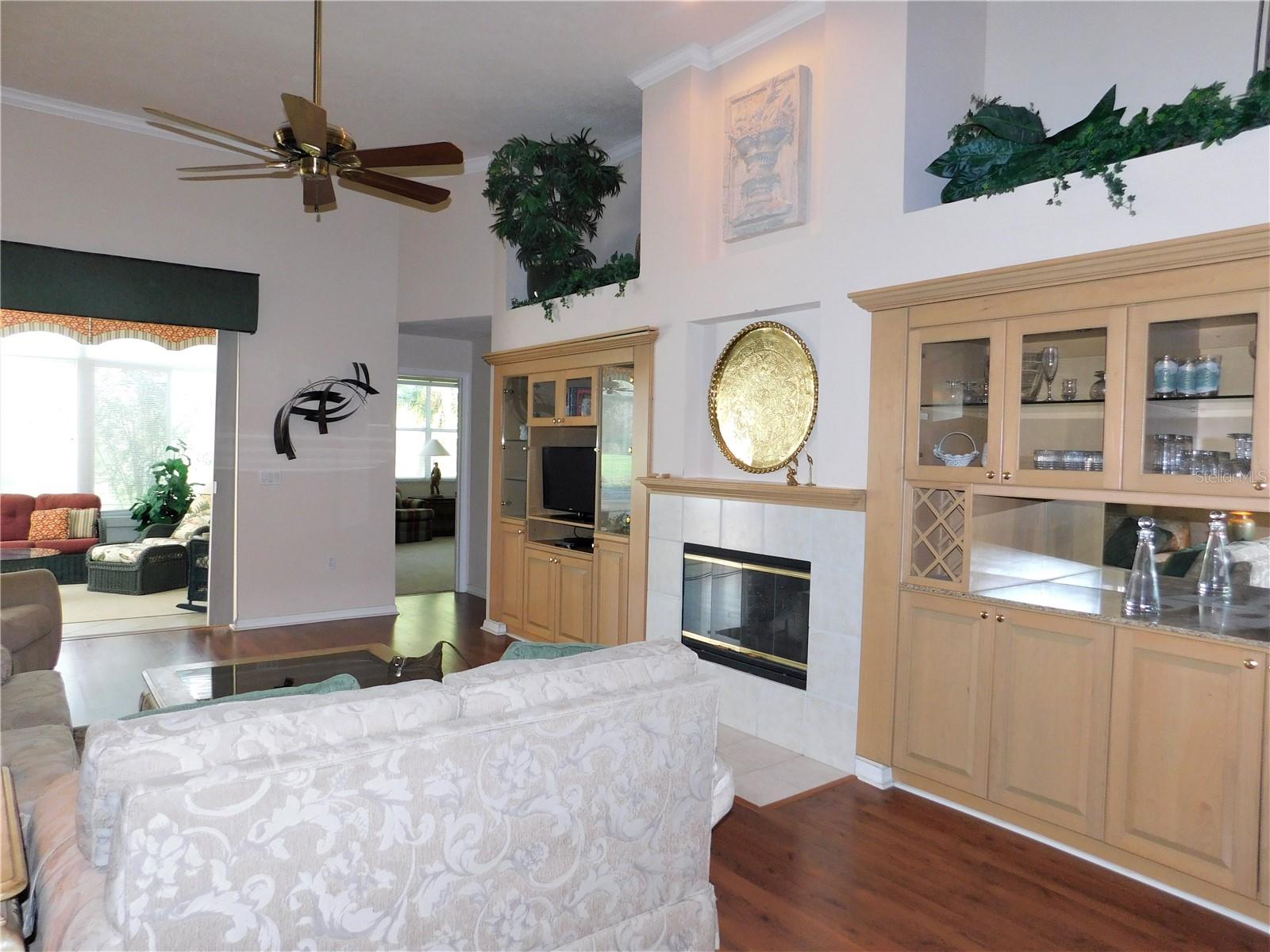 PARCEL B - THE PINNACLE - Residential Lease