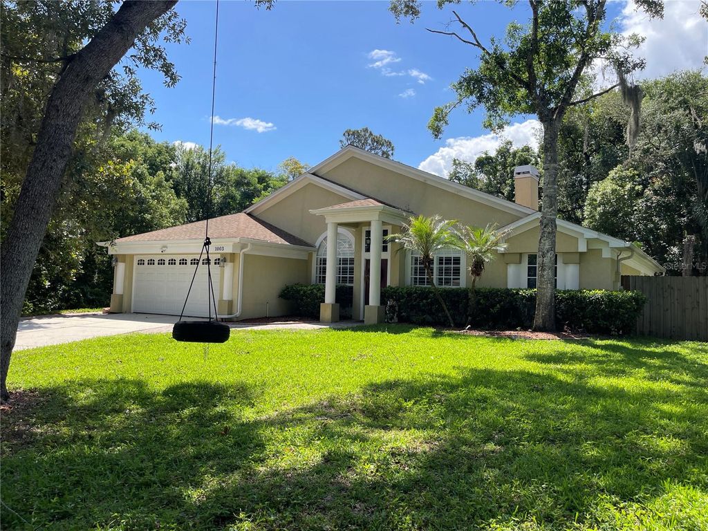 Photo of 1003 Foggy Brook Place, Longwood, FL 32750 (MLS # O6388078)