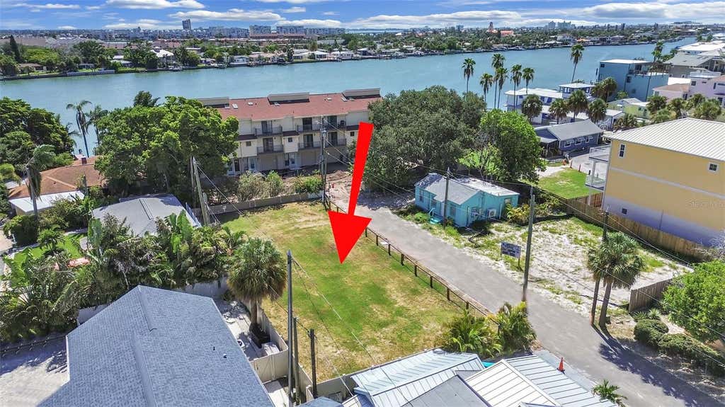 Photo of 140 92nd Avenue, Treasure Island, FL 33706 (MLS # TB8538944)