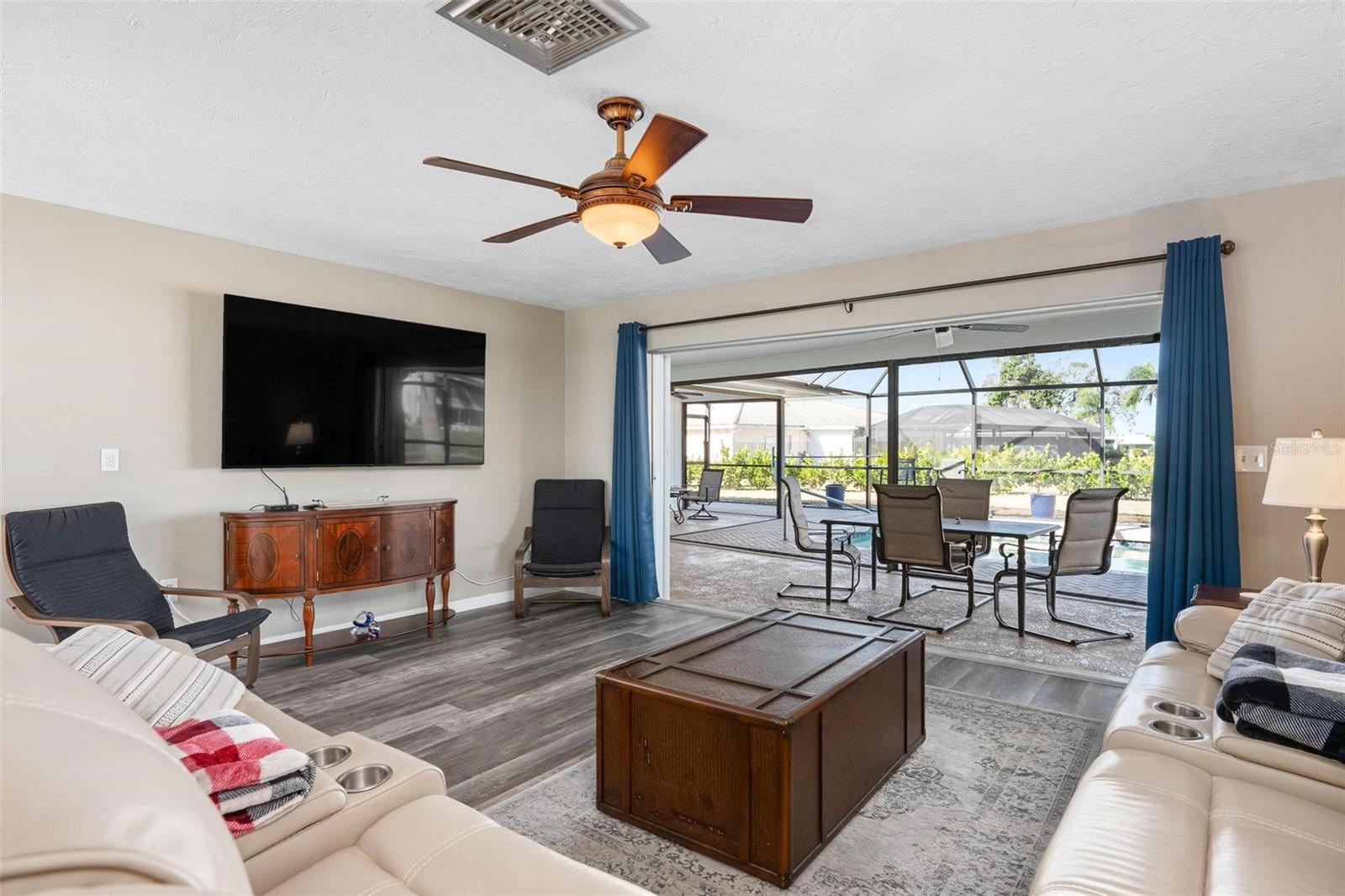 VENICE GARDENS - Residential