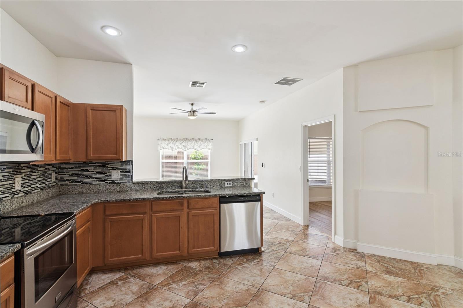 WATERSIDE ESTATES - Residential