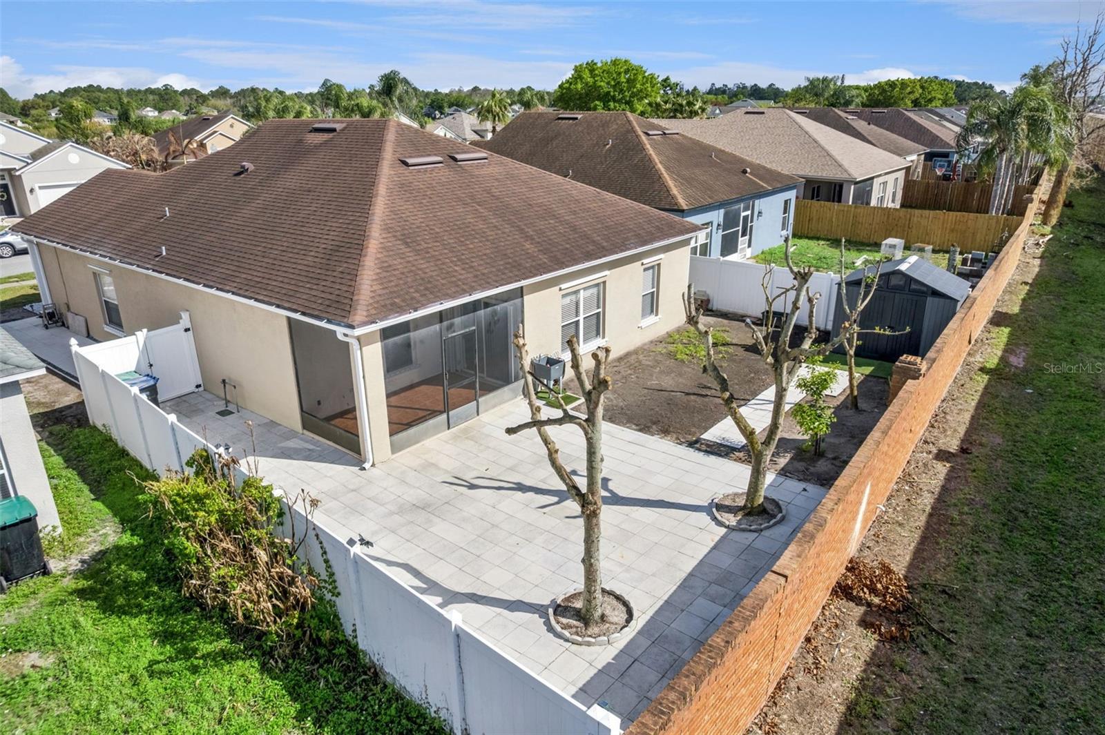 WATERSIDE ESTATES - Residential