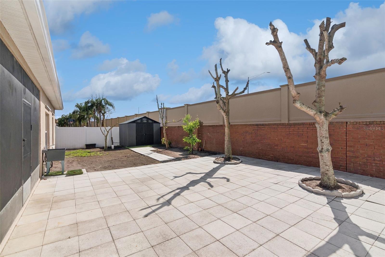 WATERSIDE ESTATES - Residential